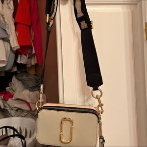 Marc Jacobs cross body purse